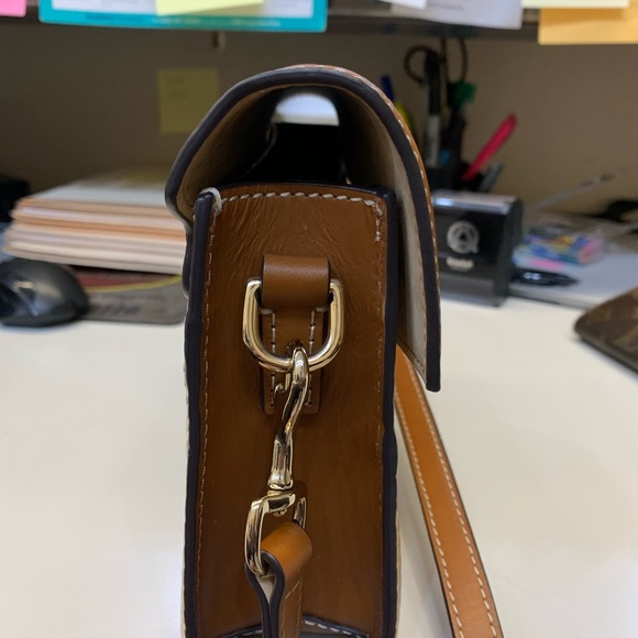 Dooney & Bourke Purse (TRADES ACCEPTED) - Picture 5 of 5